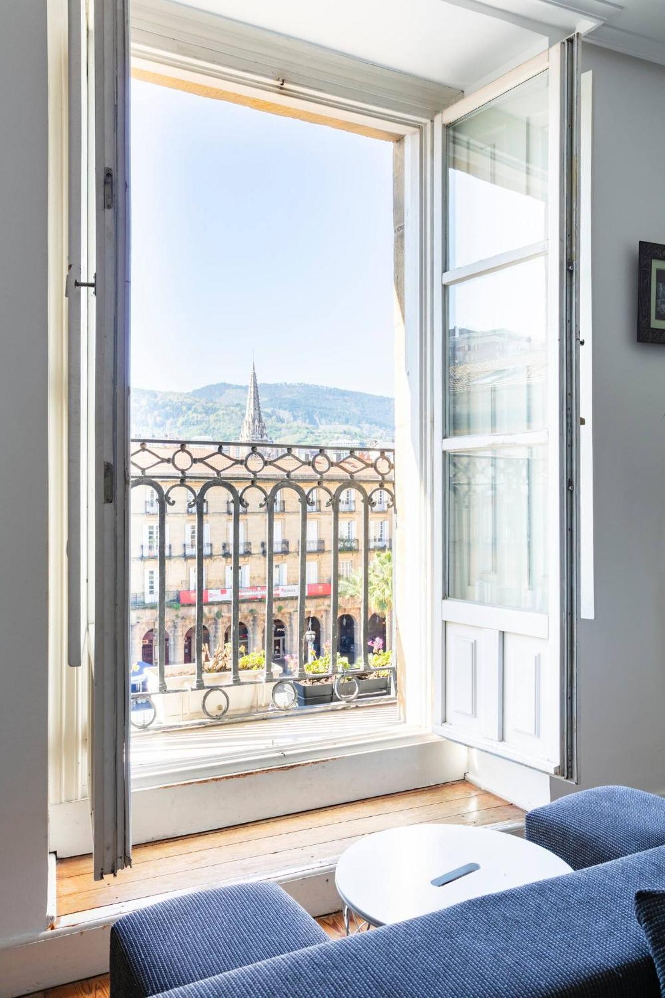 Plaza Nueva Habitaciones บิลเบา ภายนอก รูปภาพ